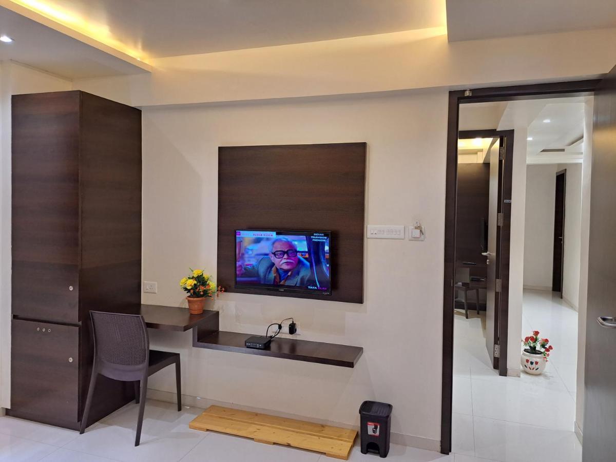 Отель Bouquet Residency Насик Экстерьер фото