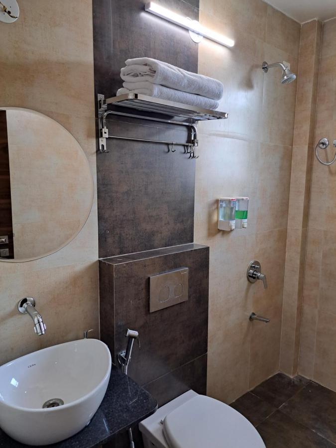 Отель Bouquet Residency Насик Экстерьер фото