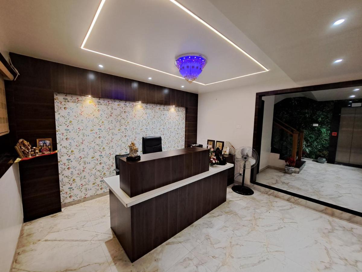 Отель Bouquet Residency Насик Экстерьер фото