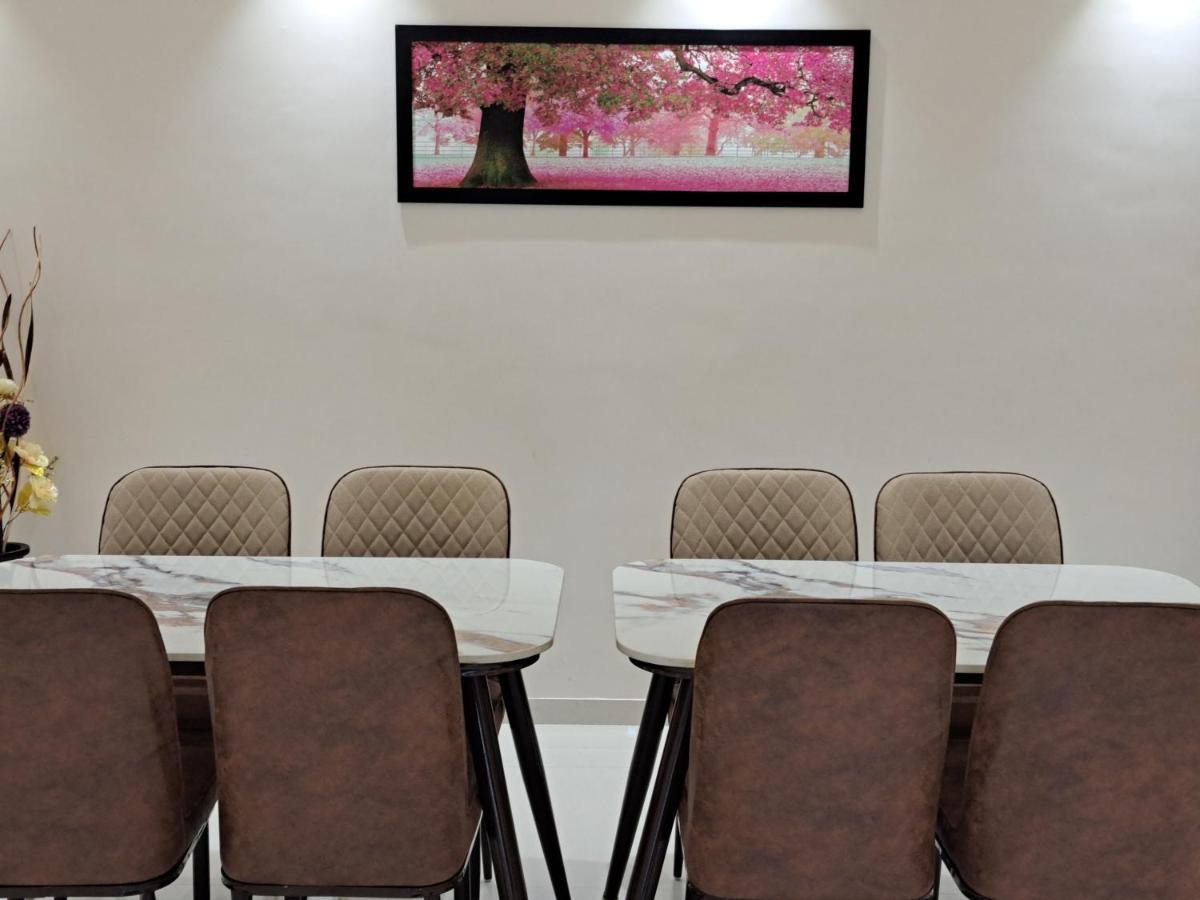 Отель Bouquet Residency Насик Экстерьер фото