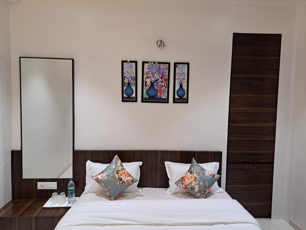 Отель Bouquet Residency Насик Экстерьер фото